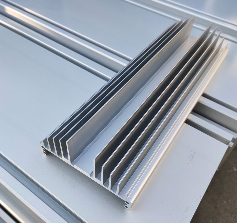 鋁型材散熱器